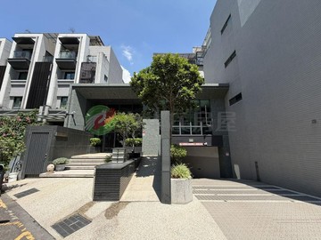 中山醫優質電梯別墅｜台中市南區德富路
