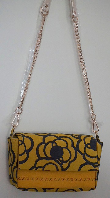 黃色刺繡方形側肩包斜肩包挎包