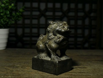 山西舊石器仿古青石雕案頭擺件工藝品石刻石獅子鎮宅辟邪收藏古玩