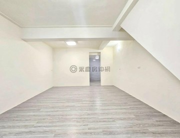 南區五權車站旁.全新整理2套房透天獨立出入口｜台中市南區新華街