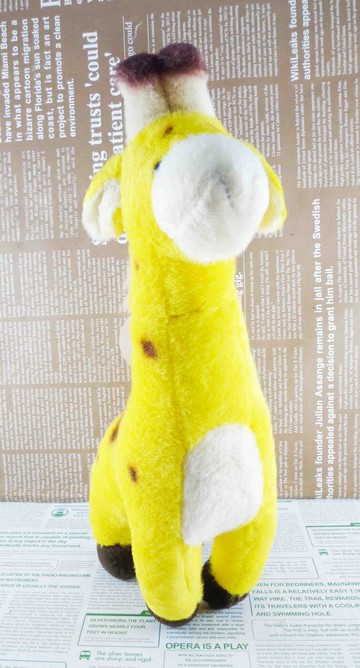 【震撼精品百貨】日本日式精品 長頸鹿 絨毛玩偶-M深黃 震撼日式精品百貨