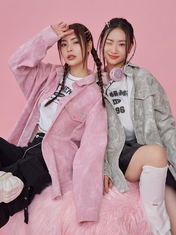 立體感刷色雙口袋牛仔外套