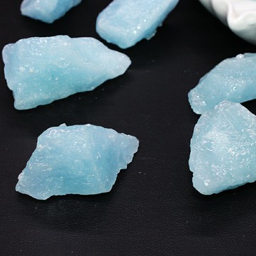 如鴻天藍色水晶原石海藍寶礦物魚缸裝飾造景兒童寶石碎毛料