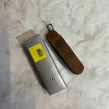 [沐沐屋] victorinox 維氏 CLASSIC SD WOOD 5用刀 58mm-胡桃木