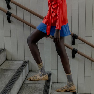 T077 Butter Figure 米色不對稱透膚幾何設計襪