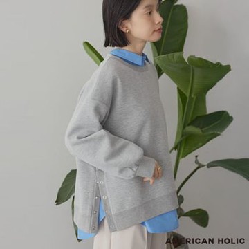 〚AMERICAN HOLIC〛側邊鈕扣開衩挺版圓領上衣