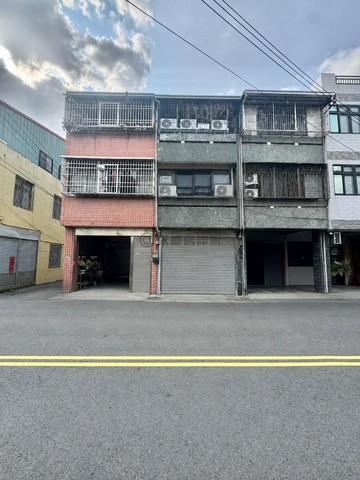 專任!仁化塗城雙商圈臨八米路車庫透天｜台中市大里區長春路