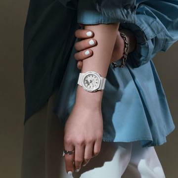 CASIO卡西歐 G-SHOCK 質感金屬環 清爽純粹 亮眼白 簡約纖薄 八角形錶殼 GMA-P2110-7A_40.5mm