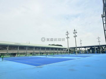 橋頭市中心~臨國小近省道~大地坪三角窗透天｜高雄市橋頭區德松路