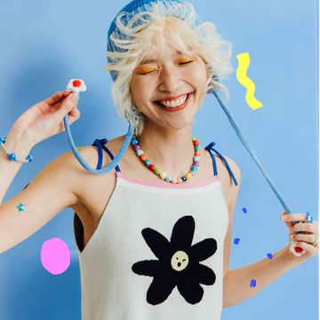 小花生氣了|撞色邊細肩綁帶針織背心(白)