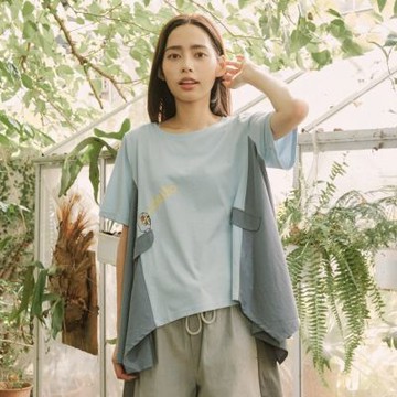 【Dailo】水豚君水槍大仗塗鴉拼接棉T 藍 白 綠