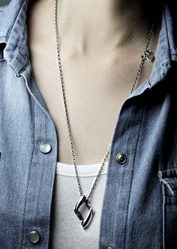 Ocean Collection PENDANT | 素面海洋菱形簡約項鍊 (L)長鍊