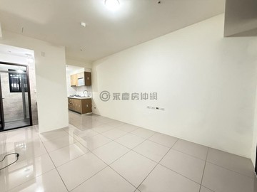 南屯！嶺東商圈富宇世界花園兩房平車露台戶｜台中市南屯區建功路