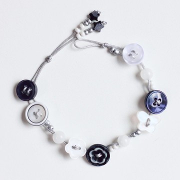 途中遇見蝴蝶鈕扣手鍊－白色