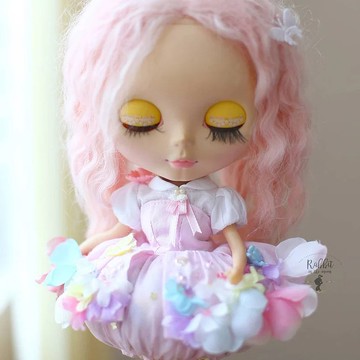 碎花連衣裙。Blythe 和 Licca 的娃娃衣服。
