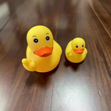 廢物專賣店 中指小鴨 黃色小鴨 洗澡小鴨 逼逼叫玩具 洗澡玩具 戲水玩具 上課無聊玩具 交換禮物 裝上擺飾 生日禮物