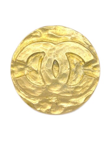 CHANEL Pre-Owned - 1995 CC logo-embossed brooch - women - Gold Plated - One Size