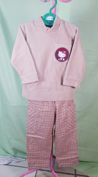 【震撼精品百貨】Hello Kitty 凱蒂貓~毛衣褲_米色_格子