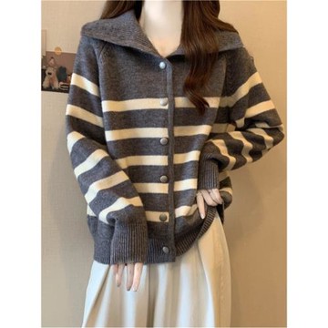 設計感翻領單排扣條紋毛衣女春裝大碼胖妹妹時尚百搭顯瘦洋氣外套