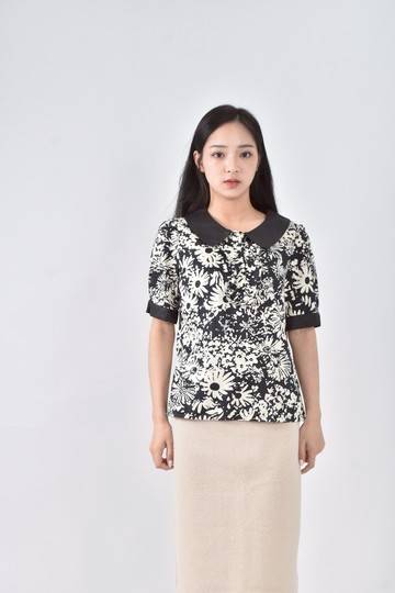 (M) perng yuh春夏棉質花卉黑色短袖上衣