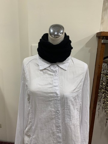 正黑色蟬翼中性圍脖。優質的輕柔。約25g。可繞2圈