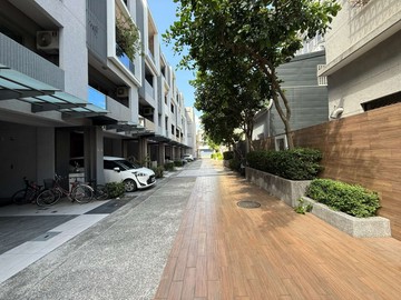 稀少出售橋頭涵菲館別墅｜高雄市橋頭區德松路