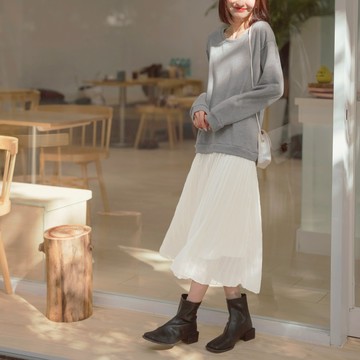 OB嚴選 假兩件落肩大學T百褶雪紡長洋裝 《DA7146》大尺碼/女裝/現貨