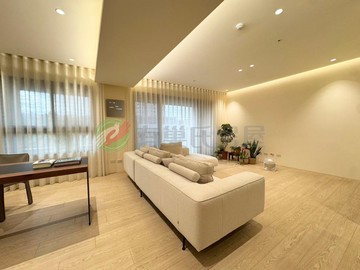 南屯龍富路單元二國聚之鑄最大坪數三房雙平車精裝潢｜台中市南屯區龍富路四段