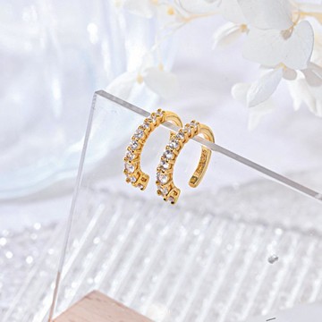 ROSE IS A ROSE 法式一字鋯石耳骨夾2入