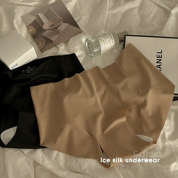 【現貨！免運】薄款 冰絲內褲 面膜褲 無痕內褲 速幹內褲 女生內褲 舒適 透氣 裸感 內褲無痕 一片式 簡約 三角褲女生