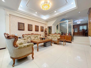 住商017透天稀有戶明亮三面採光・邊間車庫美裝｜台北市北投區公館路