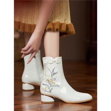 零尚舞度國風原創真皮女靴冬季粗跟低跟復古繡花旗袍民族風馬丁靴