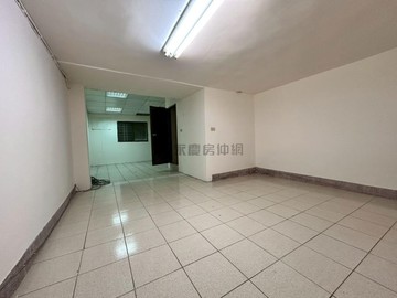 近衛武營8米街上透天｜高雄市苓雅區武義街