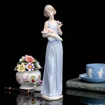 西班牙Lladro NAO雅緻1999年玫瑰佳麗手工雕花陶瓷娃娃瓷偶