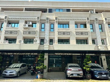 八卦寮商圈皇家美墅全新併排雙車墅｜高雄市仁武區永田街