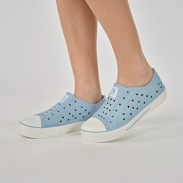 moz瑞典駝鹿 雙色洞洞餅乾水鞋 (奶蓋寶寶藍) 防潑水-附鞋扣