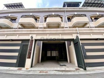 ✅橋科時尚領袖┃雙主臥┃臨路面寬透天車墅｜高雄市燕巢區海成北街