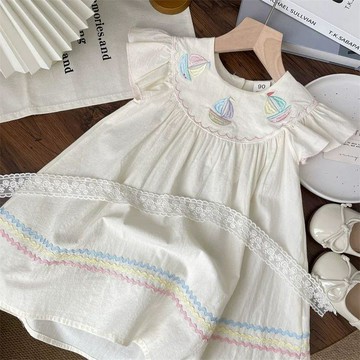 🍭臺灣出貨🍭2025夏季童裝女童重工刺繡飛袖連衣裙寶寶棉布裙子兒童裙洋氣薄款 女童洋裝 女寶洋裝 女童連身裙 女童公