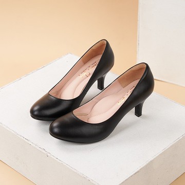 氣墊_素面圓頭高跟鞋 黑色