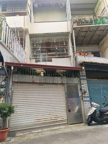 鼎中商圈近公園便宜透天｜高雄市三民區鼎貴路