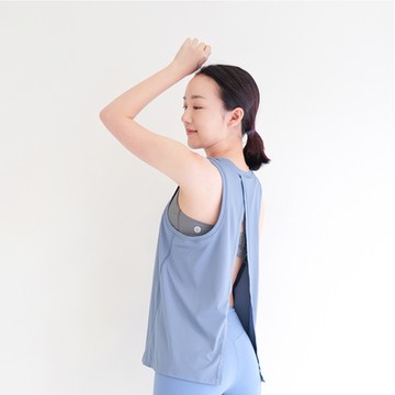 【Mukasa】DURABLE 後背開叉無袖罩衫 - 青花藍 - MUK-23042