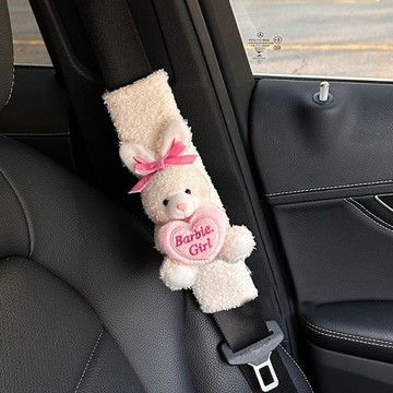 安全帶護套🎀 車載芭比玩偶車內女生毛絨車內防勒安全帶護肩兔兔安全帶護肩套脖