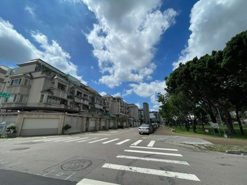 十期佑崧建設大地坪雙車別墅｜台中市北屯區景賢二路