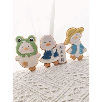 小鬼717老師 畢業季可愛卡通鴨子糖霜餅干模具家用烘焙按壓式