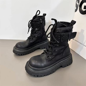 MACKJARNES推薦2025復古英倫風真皮黑色馬丁靴女柳釘短靴酷工裝靴