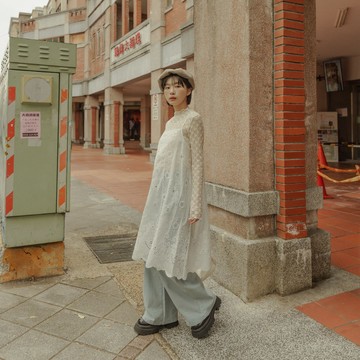 QUEENSHOP_S 女裝 蕾絲鏤空細肩罩衫背心 現+預 【01099578】