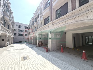 房仲奶爸黃晟瑋⭐富宇大地⭐新光田朝南全新雙車別墅｜台中市龍井區龍社路