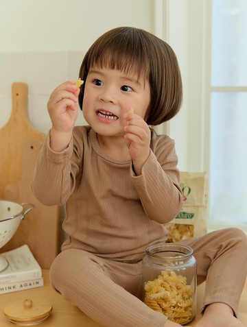 【新品】奶咖柔舒日常-直條雲柔衣長袖韓國童裝-K66009