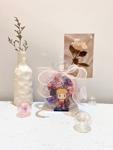 現貨+預購。紀念禮物。永生花香水花盒