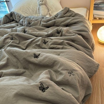 【夏涼被】黑蝴蝶刺繡 水洗棉 夏涼被 可機洗 夏季 柔軟 薄被子 雙人 空調被 單人 夏被 四季被 棉被 涼被 涼被雙人
